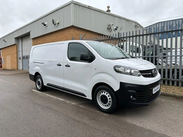 2022 VAUXHALL VIVARO 1 5 L2H1 F2900 DYNAMIC S S 100 BHP PANEL VAN 2022-vauxhall-vivaro-1-5-l2h1-f2900-dynamic-s-s-100-bhp-panel-van