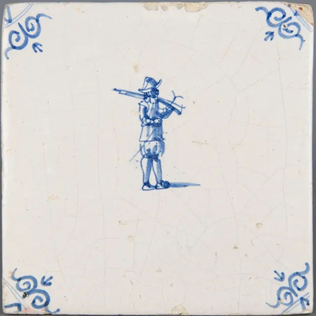 Nice Dutch Delft Blue tile, musketeer, second half 17th. century.