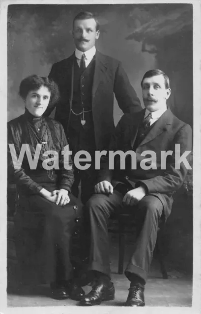 5240. Social History. Edwardian/WWI era. Family Group. London.