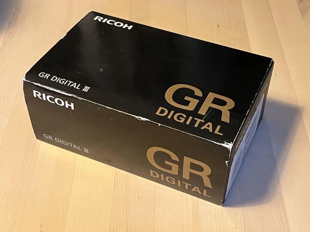 RICOH GR Series GR DIGITAL III 3 Black Digital Camera 10-Megapixel used