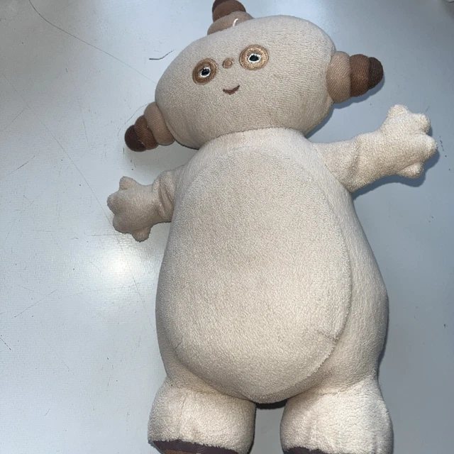 In The Night Garden Super Squashy Makka Pakka Plush Toy Figure - 25cms