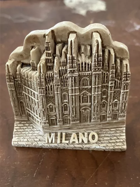 Duomo di Milano replica cathedral souvenir 6 x 6 x 2cm