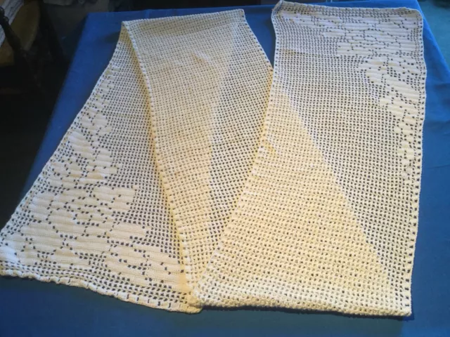 Grand chemin de table ancien, dessus de cheminée ou commode, crochet main, Coton