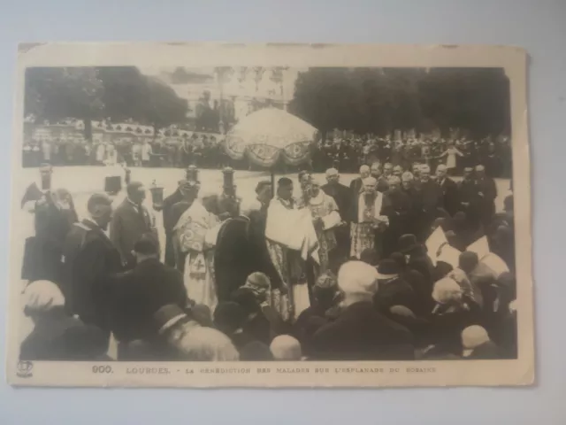 CPA - 65 - LOURDES - La Bénédiction des Malades sur l'Eplanade du Rosaire