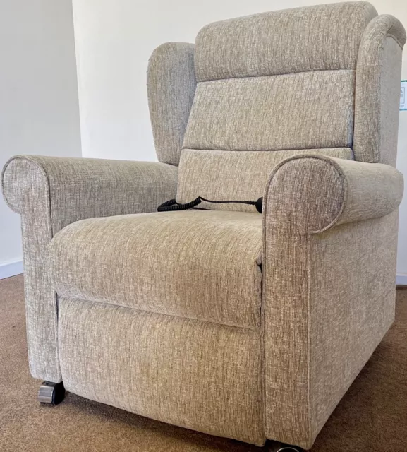 LUXURY ELECTRIC RISER RECLINER CHAIR RENT HIRE ~ JUST £10 PER WEEK (52 weeks)