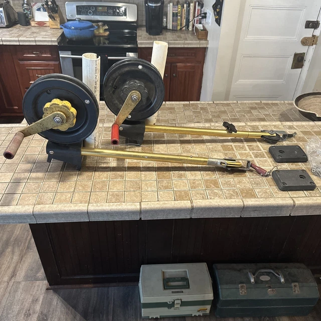 PAIR PENN FATHOM MASTER 600 MANUAL DOWNRIGGERS W MOUNTING BASES And