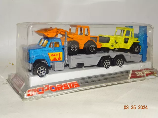 MAJORETTE Serie 3030 - Schwerlast Lkw mit 2 Baumaschinen - Metal