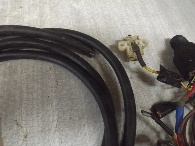 JOHNSON/EVINRUDE OUTBOARD WIRING loom engine to control. 8 wires 2.25 m ...