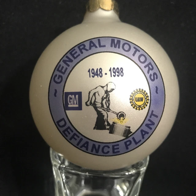 RARE VINTAGE GENERAL MOTORS CORP Defiance Ohio CHRISTMAS ORNAMENT 1948