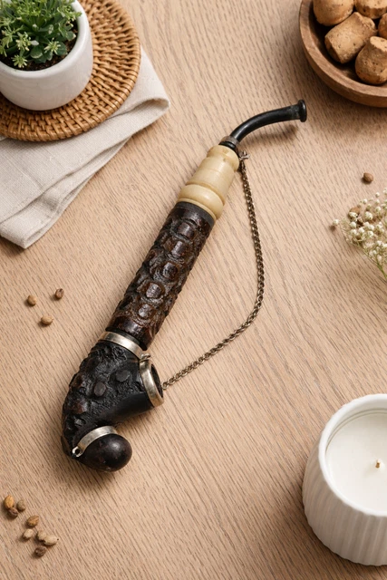 Ancienne Pipe Allemande En Bois De Cerisier – Longue Tige 81cm – Bol Porcelaine – Fantaisie