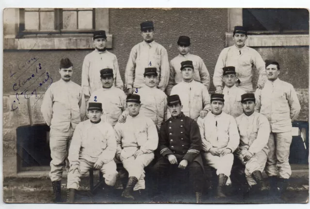 Thème VIE MILITAIRE & Guerre - CARTE PHOTO Non située - éditeur au dos à NANCY