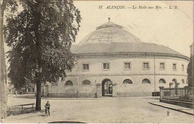 CPA ALENCON - La Halle aux Blés (138392)