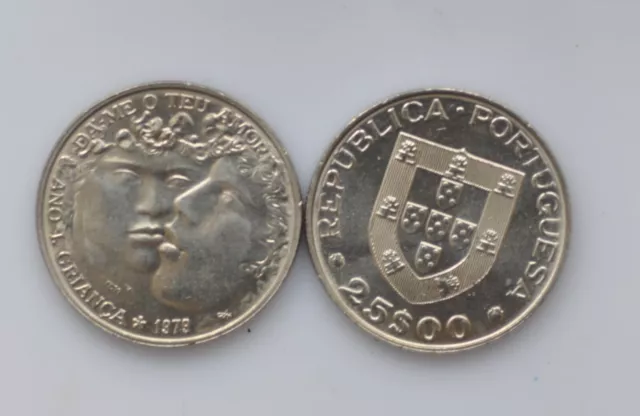 Portugal 25 escudos Año del niño del rollo original 2