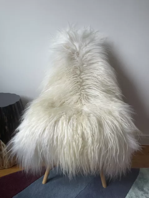 Genuine Icelandic Sheepskin Rug Natural Cream /Ivory Slightly Curly Long Fur