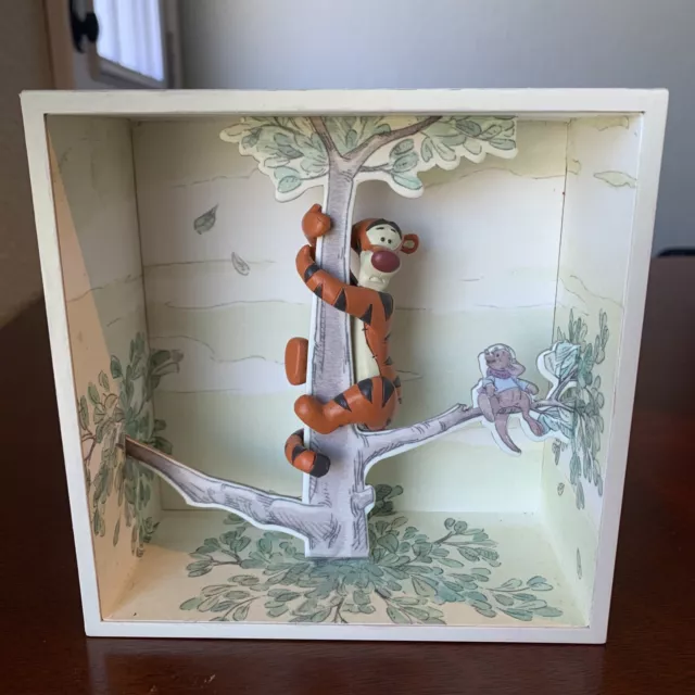 Hallmark TIGGER IN A TREE SHADOW BOX Winnie the Pooh 100 acre Roo picture frame