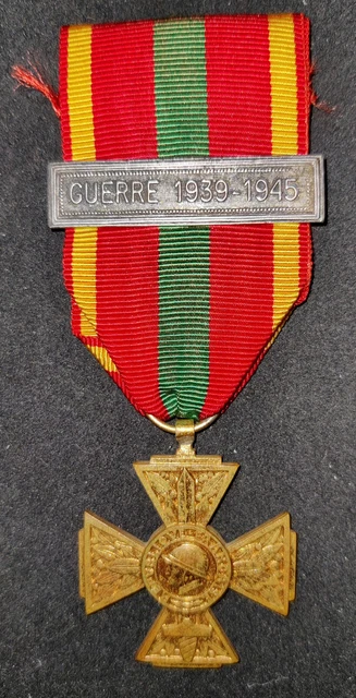 FRANCE MÉDAILLE CROIX Combattant Volontaire 1939-1945 Bar France French