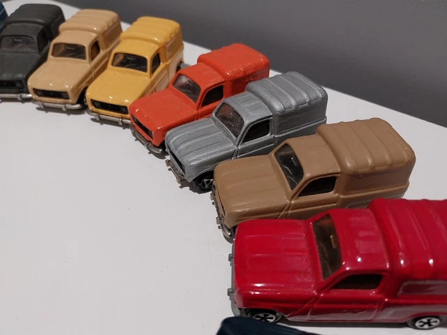 b>Lot SOLIDO PRESTIGE Éch.1/18ème RENAULT 4L 1964</b