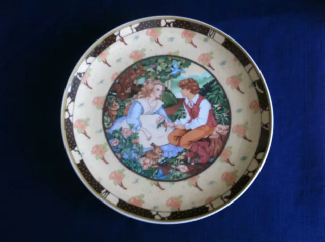 Villeroy & Boch/Heinrich Once Upon A Rhyme "Roses Are Red" plate