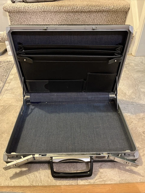 Mallette Samsonite Vintage Coque Rigide Noire - 18 Pouces, 2 Serrures Sans Clé (occasion USA)