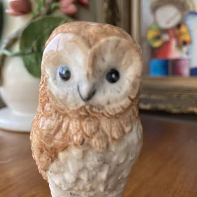 BESWICK Small Porcelain Hand Painted BARN OWL No. 10 Made in England 2