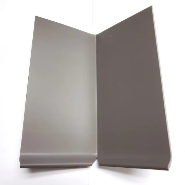 [BOX OF 25] Roppe 700 Series 6"x1/8" Steel Gray Rubber-Vinyl INSIDE Corner w/Toe