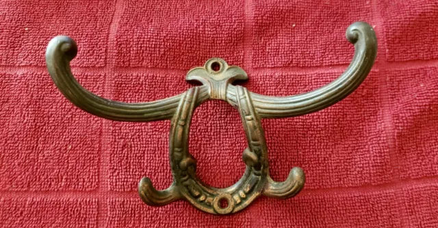 ANTIQUE Vintage Cast Iron Horseshoe Design Wall Mount Coat Hanger 5 3/4" X 4 1/4