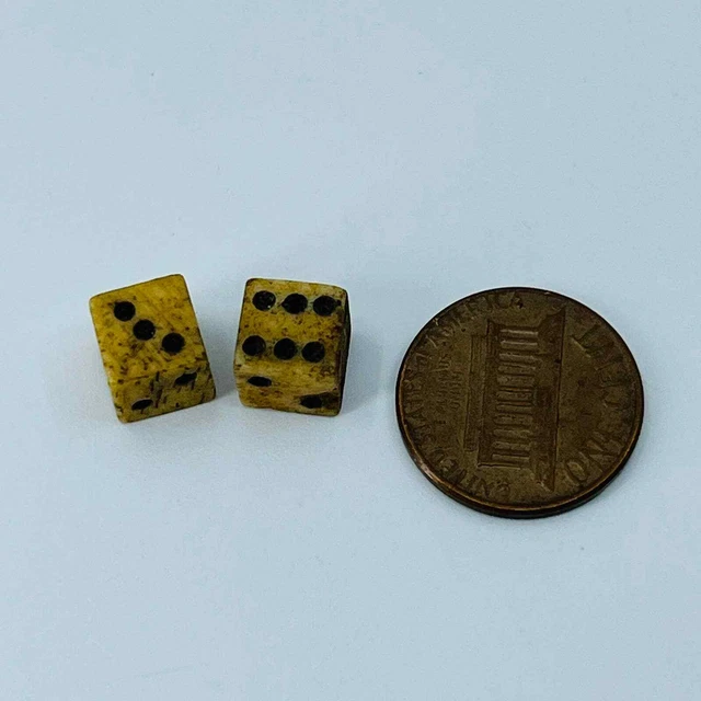 Antique Pair of Miniature Bone Dice 1/4” SB3