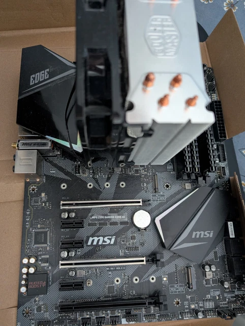 Pack Carte Mère MSI Gaming Pro Carbon Z390 + Processeur Intel Core I7-9700K (Socket LGA 1151)