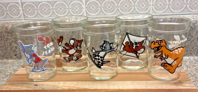 Vintage Lot Of 5 Tom & Jerry Dinosaur Welch’s Jelly Jar/Glass Cups. 1990 & 1991