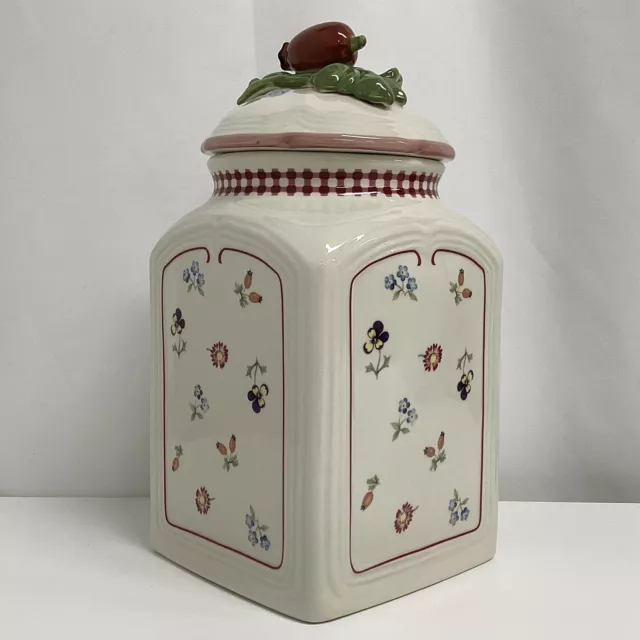 Villeroy & Boch - Petite Fleur Charm - Porcelain Canister Jar & Lid (H2) NS#519