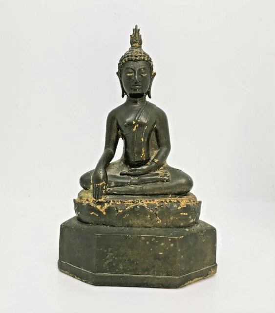 16th Century Chiensaen with Original Gilt on the Bronze Seated Buddha