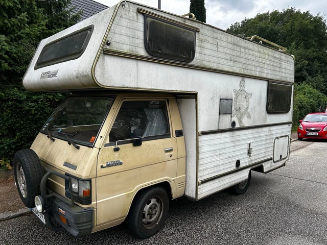 MITSUBISHI WOHNMOBLI LIEBHABERSTÜCK L300 BASTLER Ohne TÜV Fahrbereit innen viel