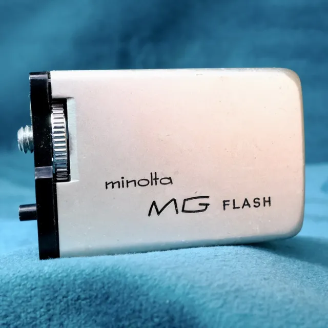 Minolta Mg Bulb Flash Gun With Case Good Condition Untested