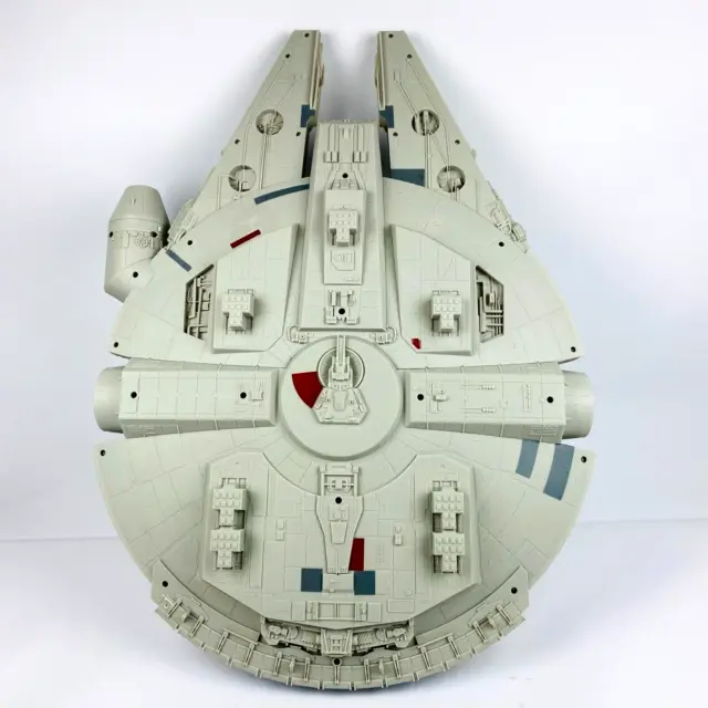 Star Wars Hasbro Europe Millennium Falcon Spaceship C-2604A 28" X 20” Plastic