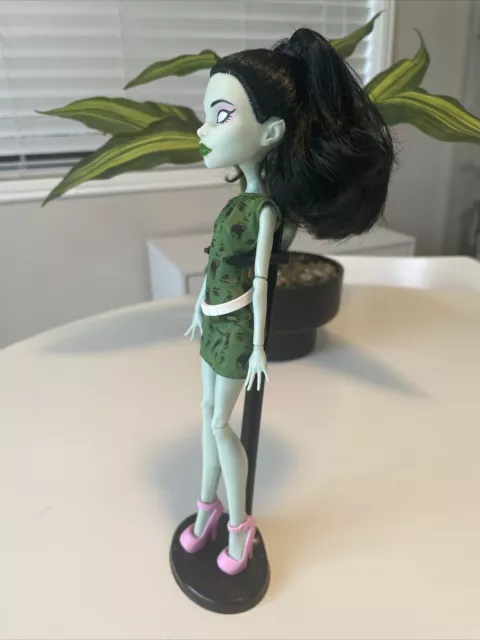 Monster high We Are Monster High Student Disembody Council Scarah Screams Doll 3
