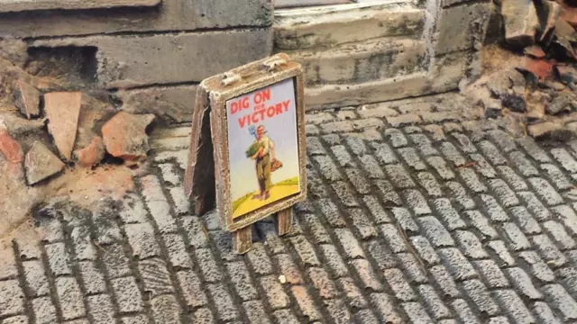 1/35 Scale A - frame wooden signs + WW2 posters
