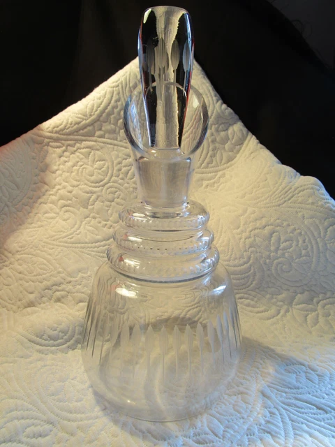 CARAFE DECANTEUR ANCIENNE ART DECO VERRE DELICATEMENT CISELE 26.5cm