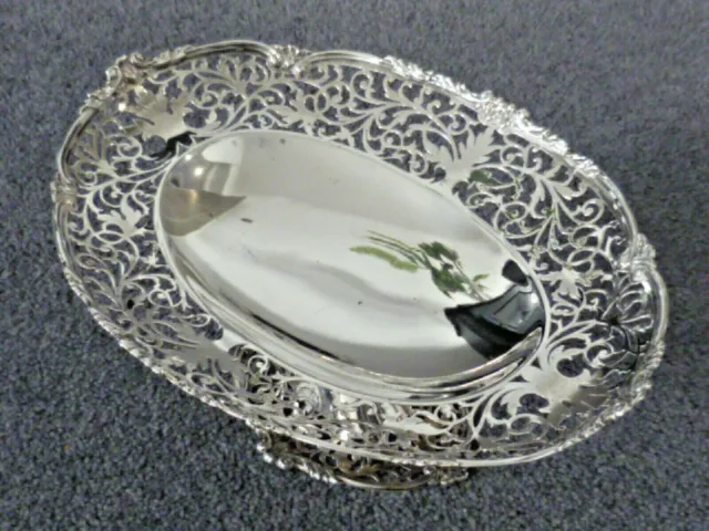 Beautifully pierced vintage hallmarked silver oval tray, dish, tazza