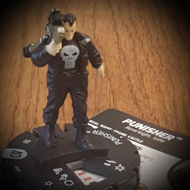 PUNISHER  Avengers Defenders War Heroclix COMMON #009