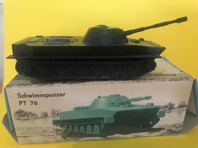 Alt Schwimmpanzer PT 76im Karton 15cm DDR Sammlerstück Kunststoff VEB Gräfenthal