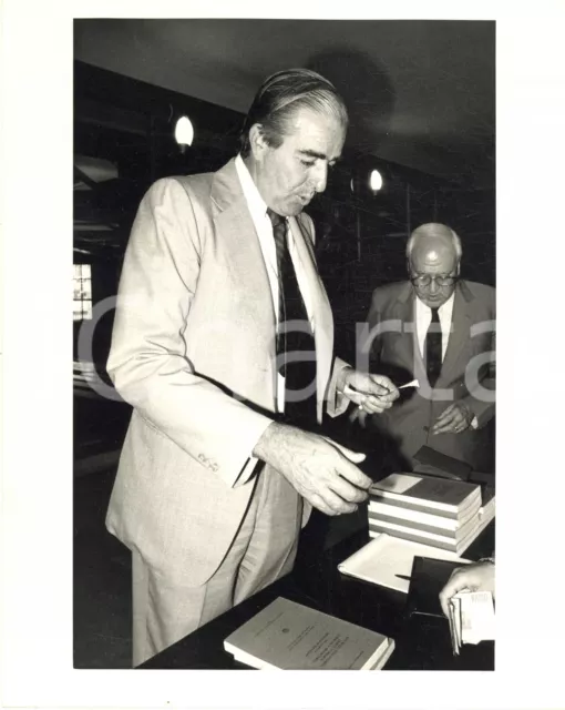 1990 ca COSTUME ITALIA Mario D'URSO a una presentazione - Foto (2)