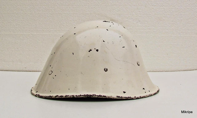 alte Stahlhelm 2.Weltkrieg aus Holland,für Luftschütz und Rotes Kreuz