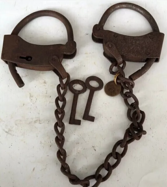 Rust Prison Handcuffs Antique Iron Adjustable Hand Cuffs with Key