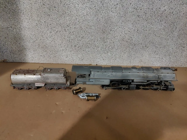HO Scale Bowser 4-6-6-4 Locomotive with Varney Tender Parts and Pieces LOT
