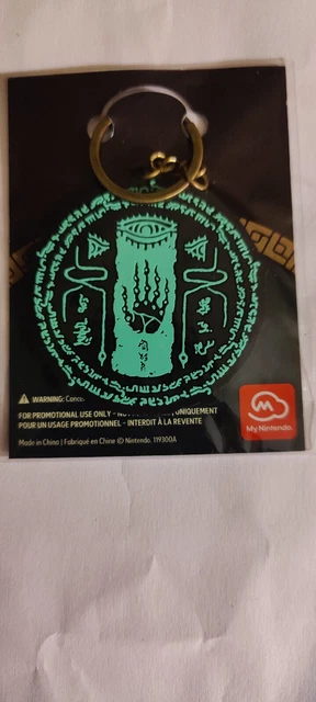 Legend of Zelda Tears of the Kingdom Exclusive Glow in the Dark Keychain switch