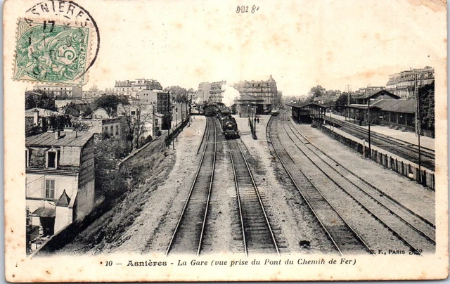 92 ASNIERES - La gare, vue prise du pont du chemin de fer.