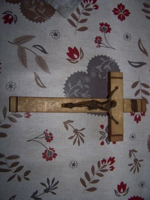Croix De Saint Benoît En Bois D'Olivier Avec Anneau - 8 Cm - Fabriqué En Italie Par GTBITALY - Objet Religieux Béni, Porte-Clés Ou Décoration