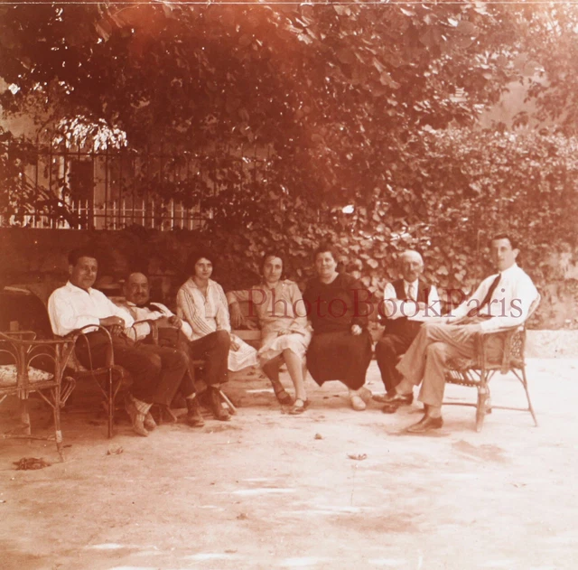 FRANCE Family in Their Garden c1920 Photo Stereo Glass Plate Vintage P30L7n11