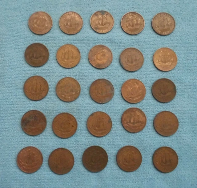 lot 25 pièces monnaie en bronze royaume-uni angleterre  half penny ELIZABETH II