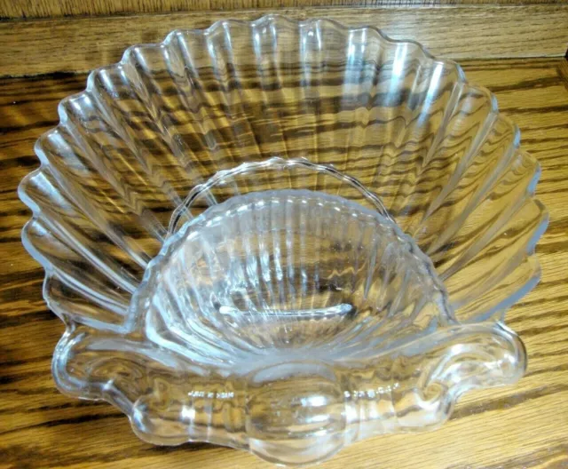 Vintage  Chip & Dip Bowl Large 13.5"x12" Heavy Clear Plastic Sea Shell Shape  68